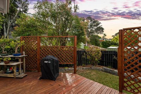 Photo of property in 2/26 Beaudine Avenue, Glenfield, Auckland, 0629