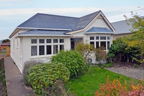 Photo of property in 17 West Avenue, Saint Clair, Dunedin, 9012