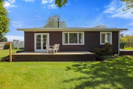 Photo of property in 40 Takinga Street, Mourea, Rotorua, 3074