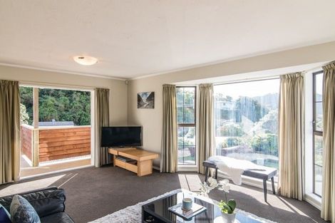 Photo of property in 64 Hathaway Avenue, Karori, Wellington, 6012