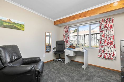Photo of property in 5 Lucerne Place, Welcome Bay, Tauranga, 3112