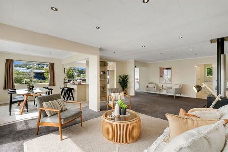 Photo of property in 34 Oak Avenue, Paremata, Porirua, 5024