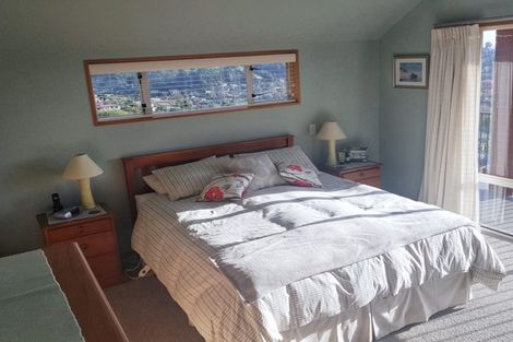 Photo of property in 33 Lookaway Place, Huntsbury, Christchurch, 8022