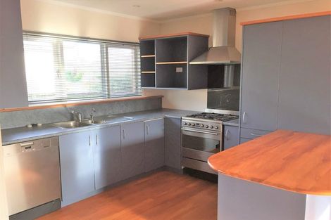 Photo of property in 24 Vardon Road, St Andrews, Hamilton, 3200