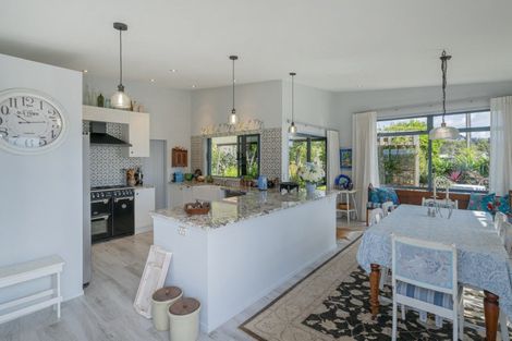 Photo of property in 103 Centennial Drive, Whitianga, 3510