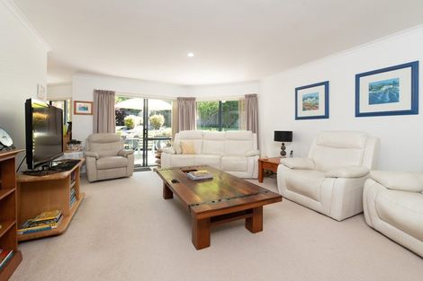 Photo of property in 11 Oakridge Drive, Kerikeri, 0230