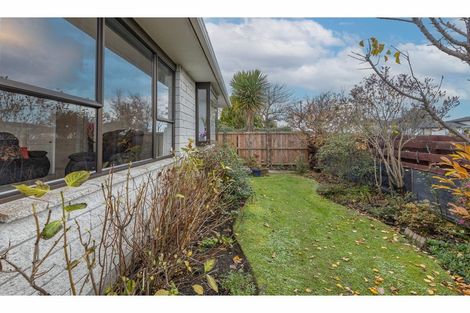 Photo of property in 1/40 Sarabande Avenue, Redwood, Christchurch, 8051