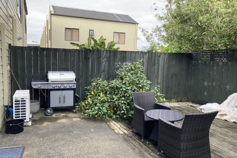 Photo of property in 5m Dryden Place, Mount Wellington, Auckland, 1051