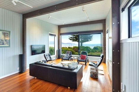 Photo of property in 7 Tutere Street, Waikanae Beach, Waikanae, 5036
