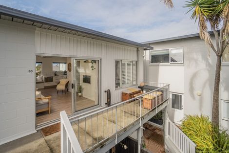 Photo of property in 1/72l Kitchener Road, Milford, Auckland, 0620