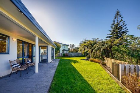 Photo of property in 5 Saint Elizabeth Heights, Normandale, Lower Hutt, 5010