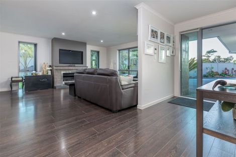 Photo of property in 84 Blue Heron Rise, Stanmore Bay, Whangaparaoa, 0932
