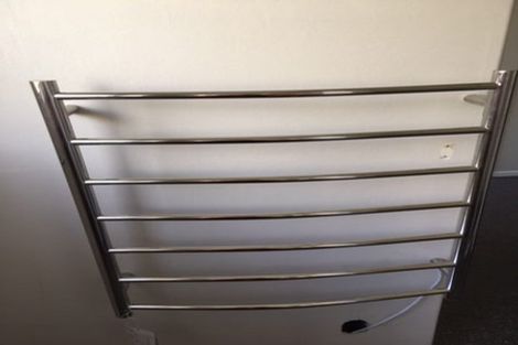 Photo of property in 24a Fitzpatrick Street, Newlands, Wellington, 6037