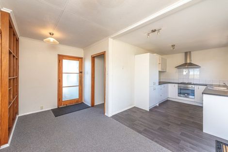 Photo of property in 5 Short Street, Castlecliff, Whanganui, 4501