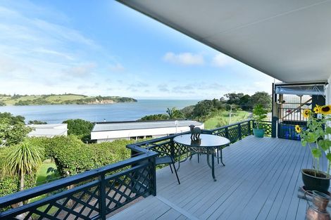 Photo of property in 76a Shakespear Road, Army Bay, Whangaparaoa, 0930