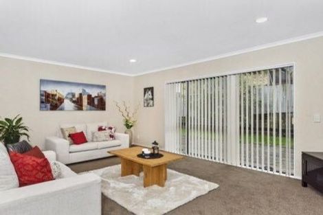 Photo of property in 1 Stellamaris Way, Shamrock Park, Auckland, 2013