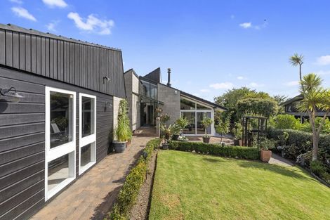 Photo of property in 178 Bleakhouse Road, Mellons Bay, Auckland, 2014