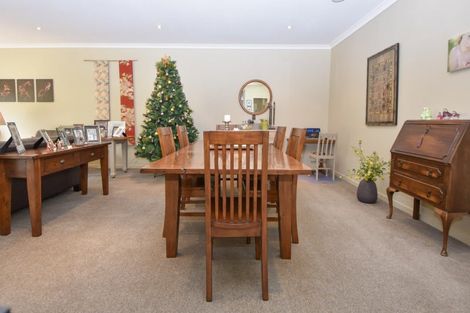 Photo of property in 26 Deller Drive, Carterton, 5713