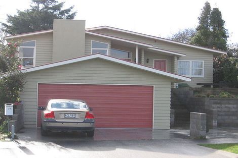 Photo of property in 28 Chilton Grove, Hokowhitu, Palmerston North, 4410