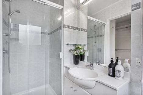 Photo of property in 29 Headland Drive, Long Bay, Auckland, 0630