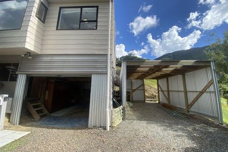 Photo of property in 18 Webster Place, Picton, 7220