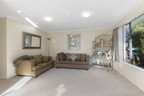 Photo of property in 2/59 Kowhai Avenue, Ebdentown, Upper Hutt, 5018