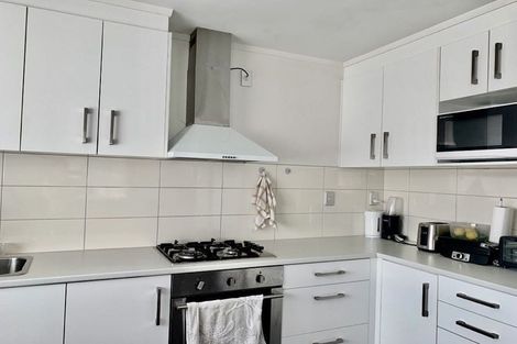 Photo of property in 15 Ware Place, Pakuranga Heights, Auckland, 2010