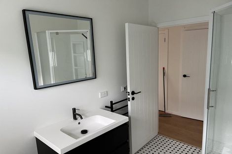 Photo of property in 1 Holloway Road, Aro Valley, Wellington, 6021