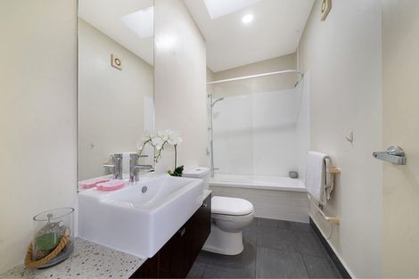 Photo of property in 76n Edmonton Road, Henderson, Auckland, 0612