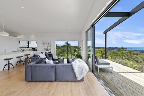 Photo of property in 246 Hillcrest Road, Wainui, 0931