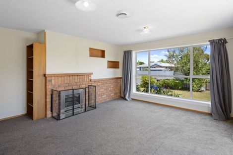 Photo of property in 52 Lambeth Crescent, Redwood, Christchurch, 8051