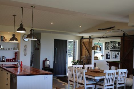 Photo of property in 204 Eskridge Drive, Eskdale, Napier, 4182