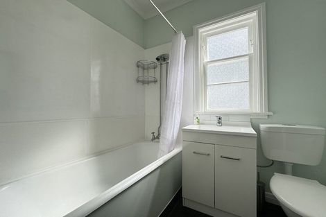 Photo of property in 9 Lewisville Terrace, Thorndon, Wellington, 6011