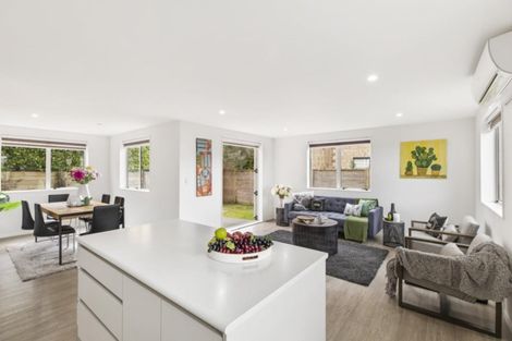 Photo of property in 114 Grand Drive, Orewa, 0931