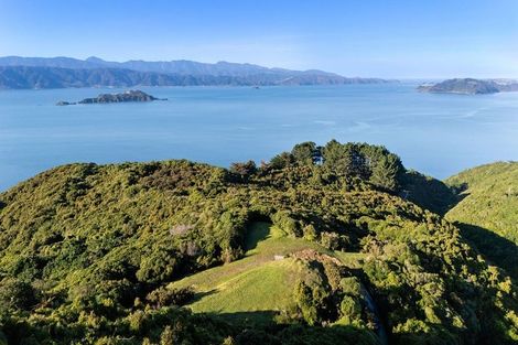 Photo of property in 221 Glanmire Road, Newlands, Wellington, 6037