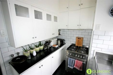 Photo of property in Illawarra Flats, 11/6 Brighton Road, Parnell, Auckland, 1052