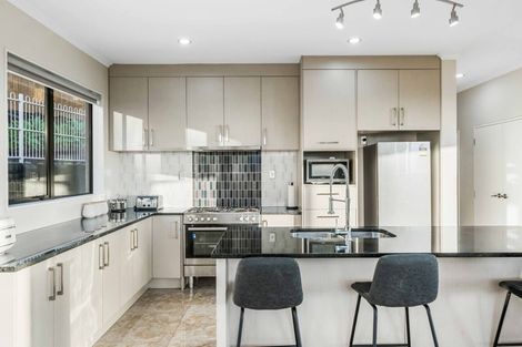 Photo of property in 19 Kereru Rise, Papakura, 2110