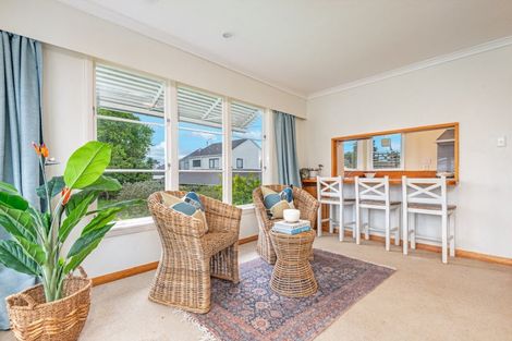 Photo of property in 35 Lincoln Terrace, Hokowhitu, Palmerston North, 4410