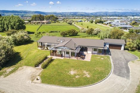 Photo of property in 32 Schnell Drive, Kelvin Grove, Palmerston North, 4414