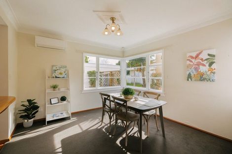 Photo of property in 21 Winston Avenue, Hokowhitu, Palmerston North, 4410
