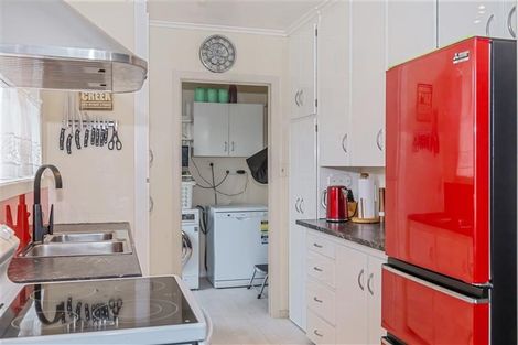 Photo of property in 1/23 Merton Avenue, Glenfield, Auckland, 0627