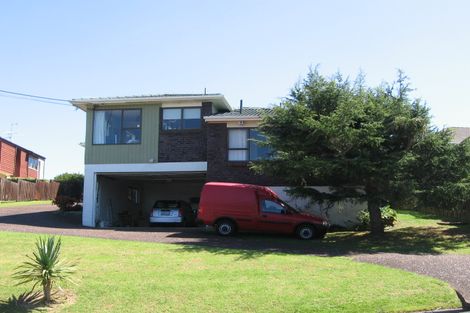 Photo of property in 2/28 Beach Road, Pahurehure, Papakura, 2113