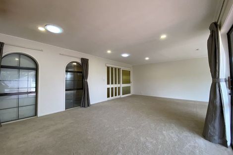 Photo of property in 12 Hedge Row, Sunnyhills, Auckland, 2010