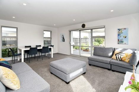 Photo of property in 32 Helmore Street, Rangiora, 7400