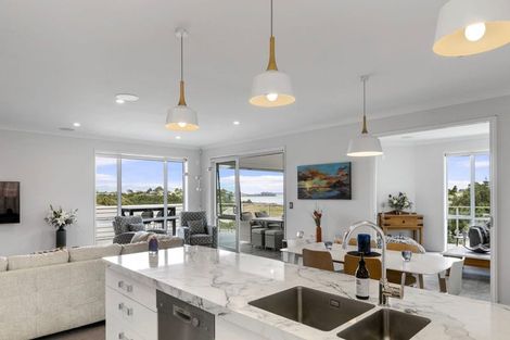Photo of property in 32 Sereno Vista, Bellevue, Tauranga, 3110
