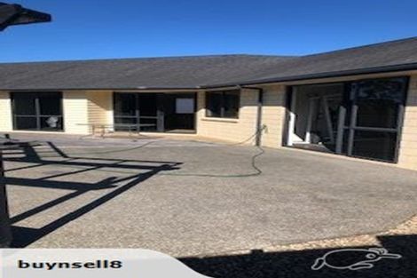 Photo of property in 111 Roberta Crescent, Orewa, 0931