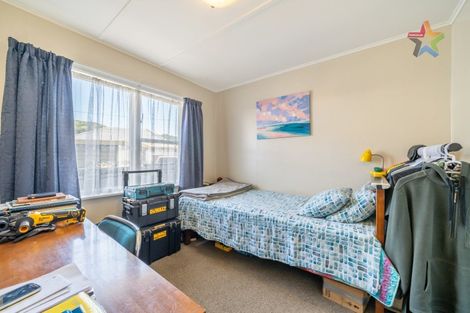 Photo of property in 5 Willow Grove, Wainuiomata, Lower Hutt, 5014