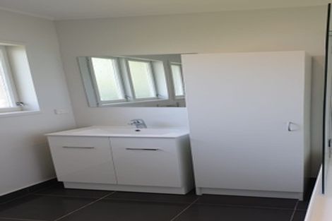 Photo of property in 1/11 Broadview Place, Howick, Auckland, 2014