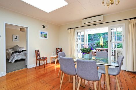 Photo of property in 10 Coote Road, Bluff Hill, Napier, 4110