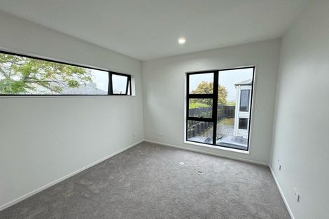 Photo of property in 9/90 Picasso Drive, West Harbour, Auckland, 0618